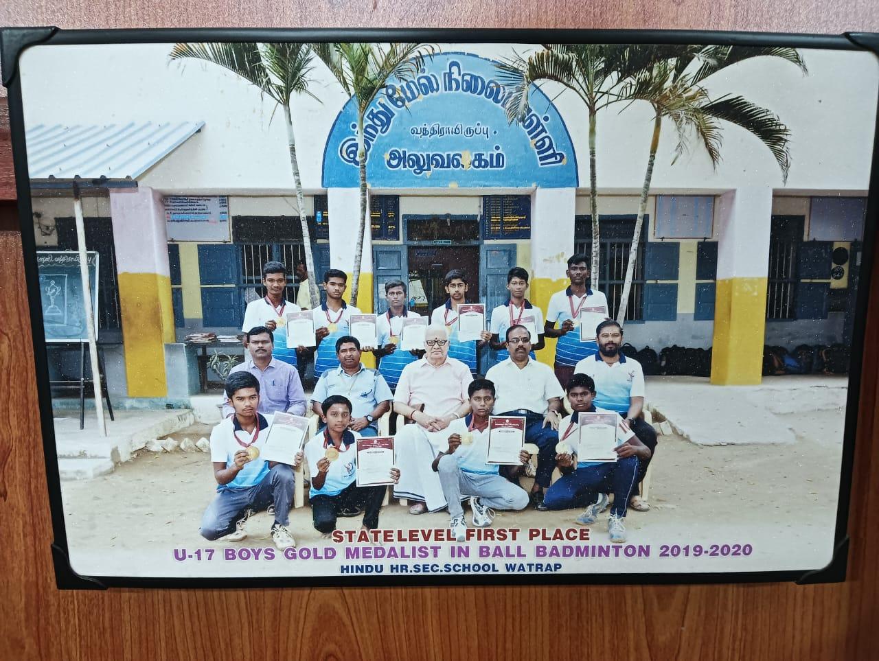 U-17 State Level Gold — Team Photo at School