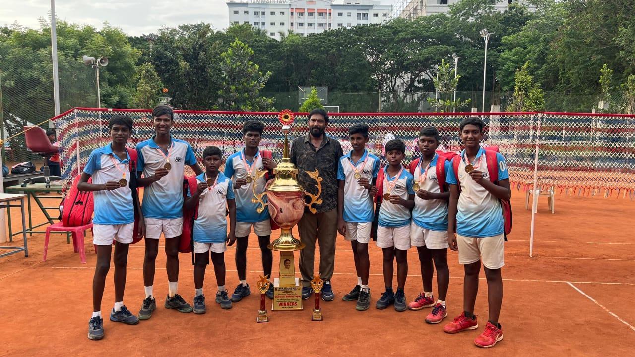 SRM Valliammai Trophy — Team with Coach